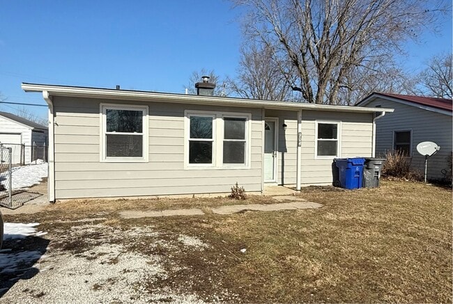 Building Photo - 904 E Gerhart St