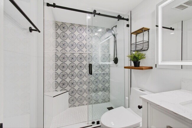 Building Photo - 50 SW 3rd Ave