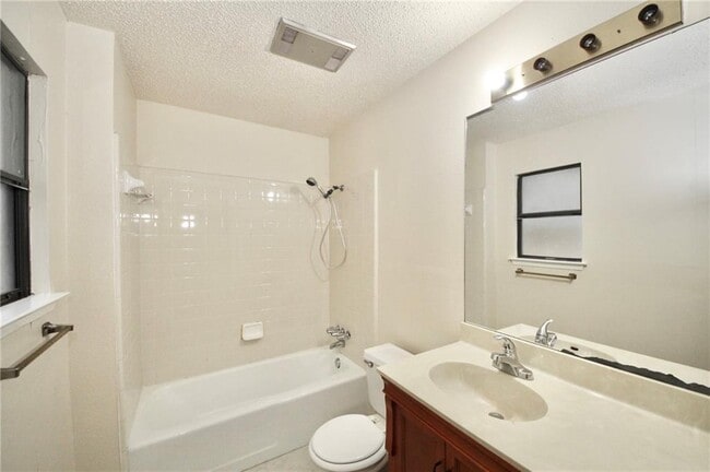 Building Photo - 6710 Hart Ln