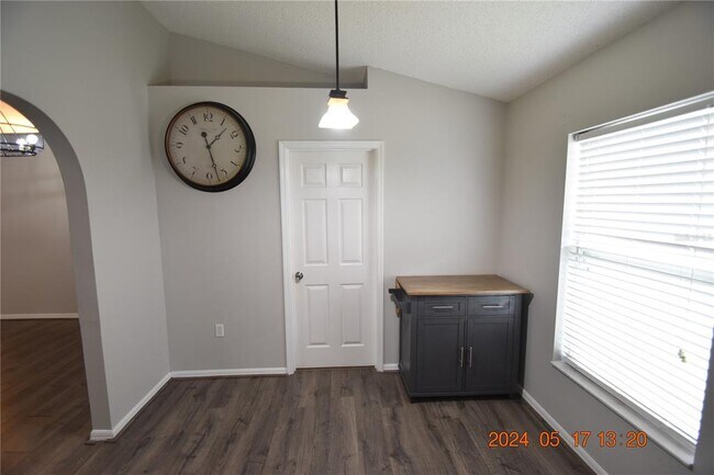 Building Photo - 12923 Parkington Dr