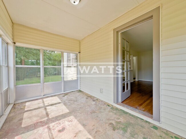 Building Photo - 3-Bedroom, 1-Bath Home in Forestdale
