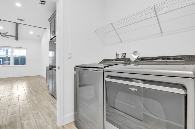 Building Photo - 243 Hang Loose Wy