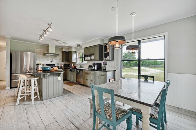 Building Photo - 9209 Rock Way Dr