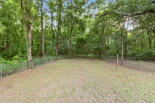 Building Photo - 235 Sunny Hills Dr