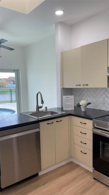 Building Photo - 6425 96th Pl S