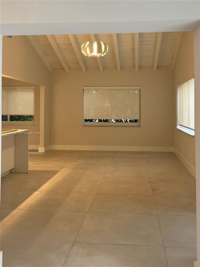 Building Photo - 337 SW 23rd Rd