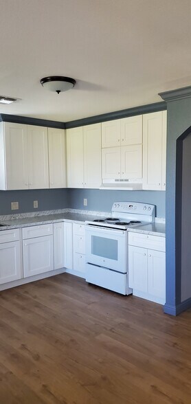 Building Photo - 522 Soechting