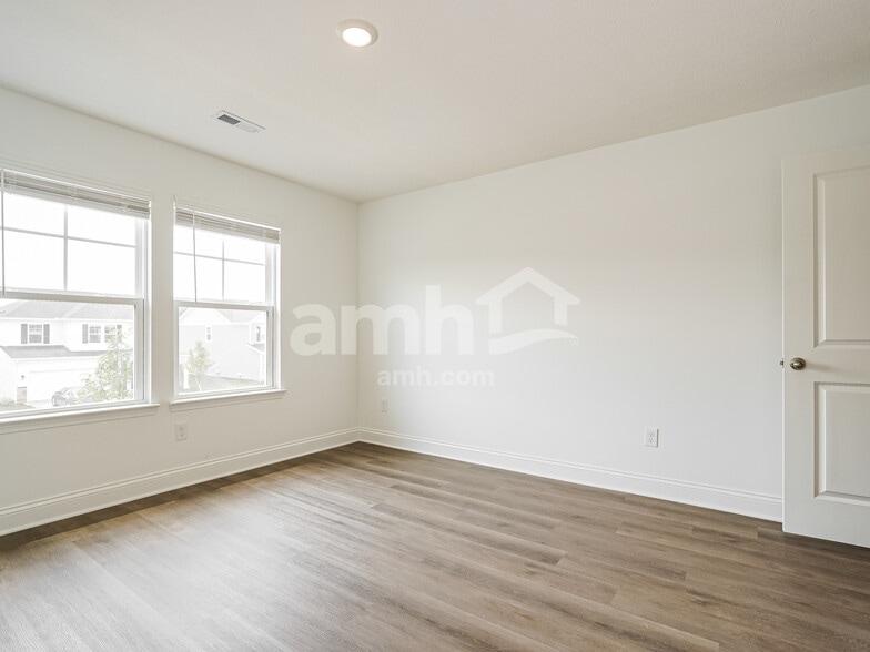 Building Photo - 9062 Lucy Dr