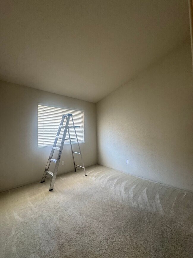 Building Photo - Beautiful 4-Bedroom Home with Solar, High ...