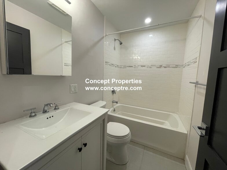 Building Photo - 11 Highland Park Ave