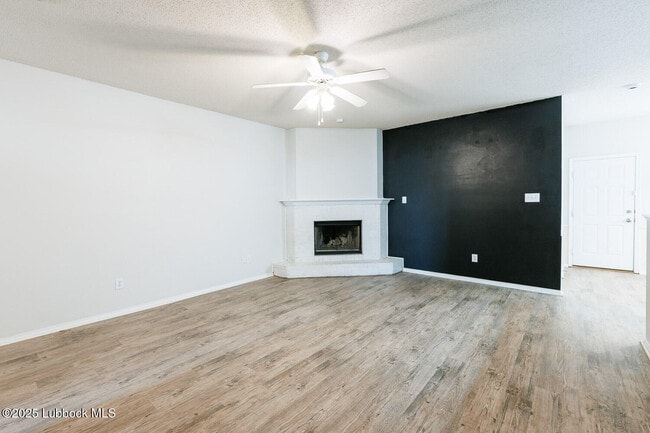 Building Photo - 536 N Kirby Ave