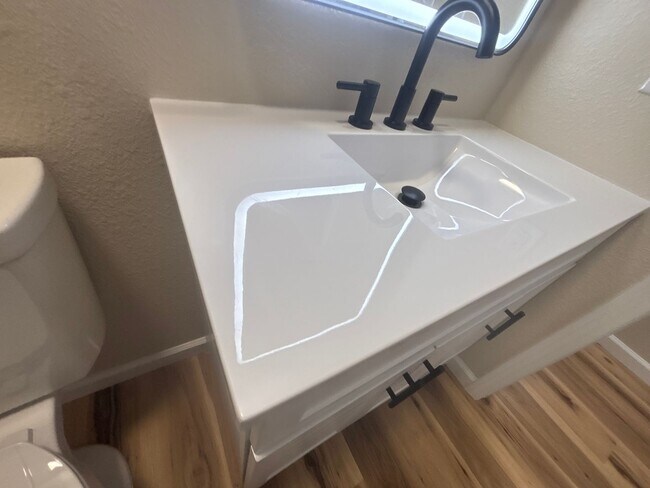 Building Photo - S0275-MF2