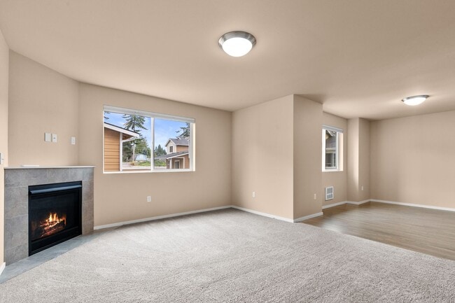 Building Photo - 4Bd/3.5Ba Mountlake Terrace Townhouse