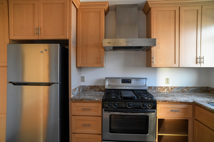 Kitchen - 1600 Clement St