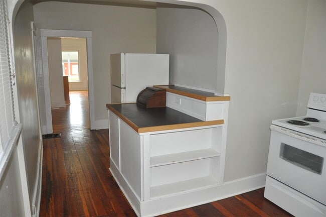 Building Photo - 109 Sanborn Ave