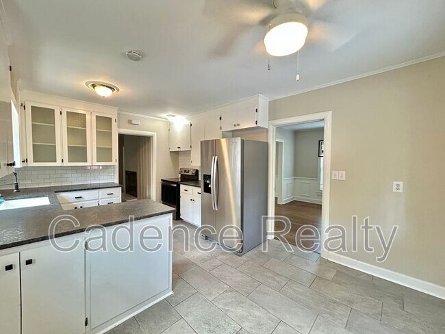 Building Photo - 766 Timber Ln