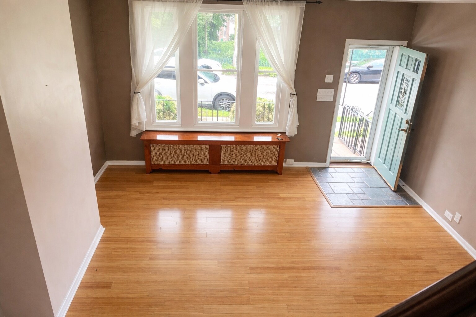 Building Photo - 478 Hermit St