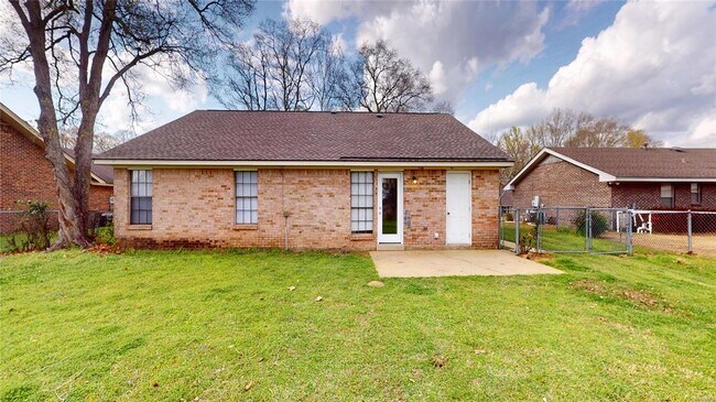 Building Photo - 710 Old Creek Rd