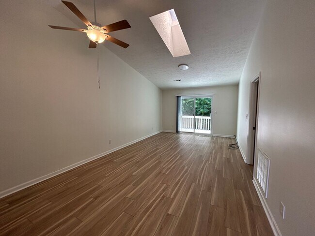Building Photo - 2 Bed, 2 Bath Renovated Townhouse – Single-Level Living – $1,750/month