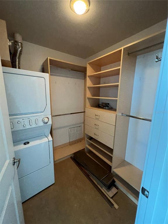 Building Photo - 777 N Ashley Dr