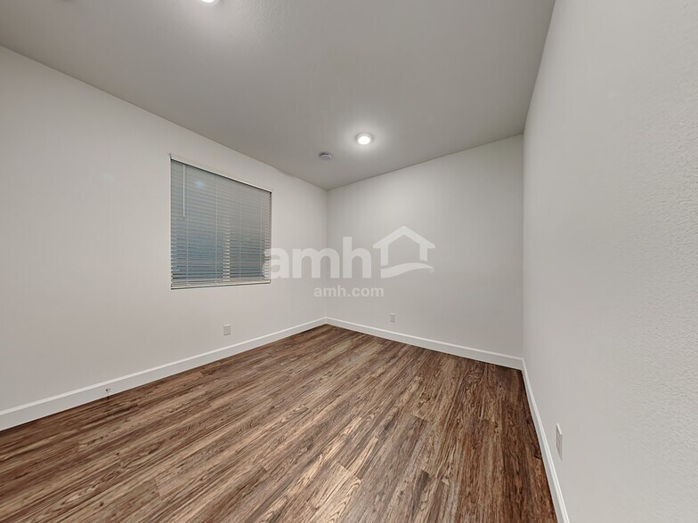Building Photo - 9139 S Conquistador St