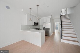 Building Photo - 1843 E Huntingdon St