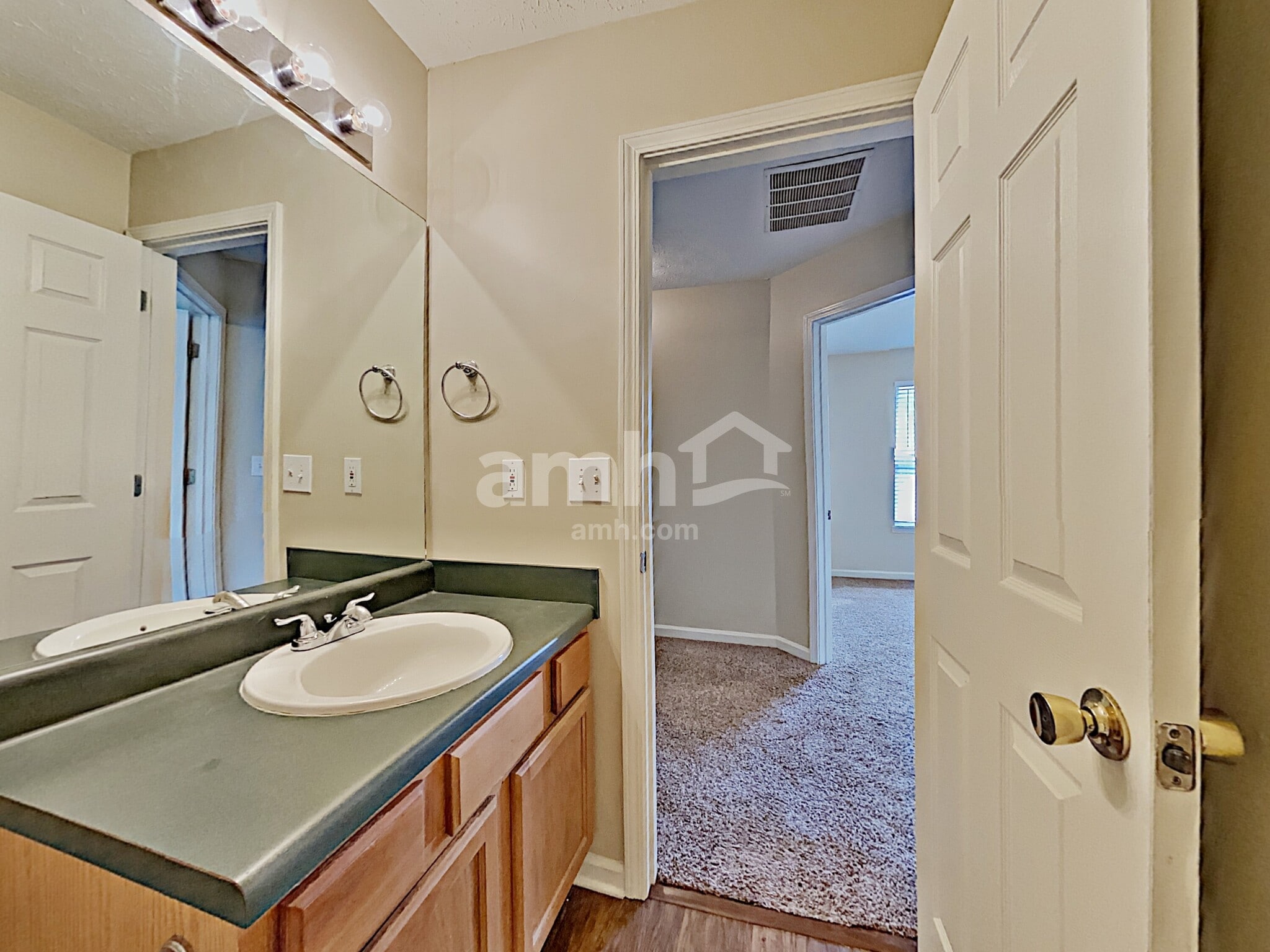 Building Photo - 3052 Lake Park Trail