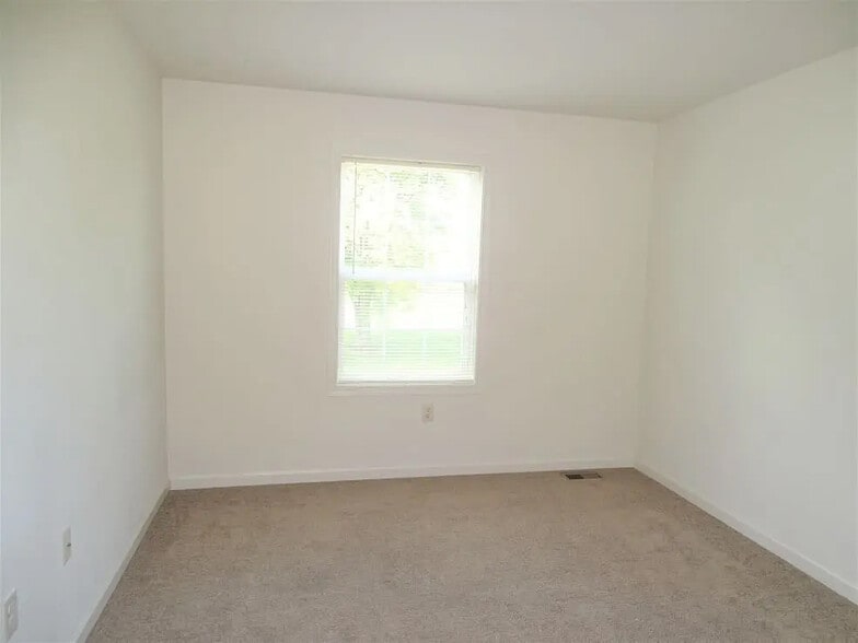 Building Photo - 181 Linda Sue Ln