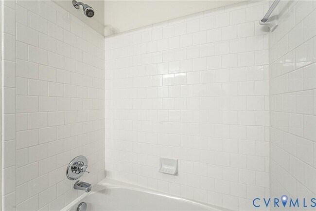 Building Photo - 7301 Norwood Pond Pl