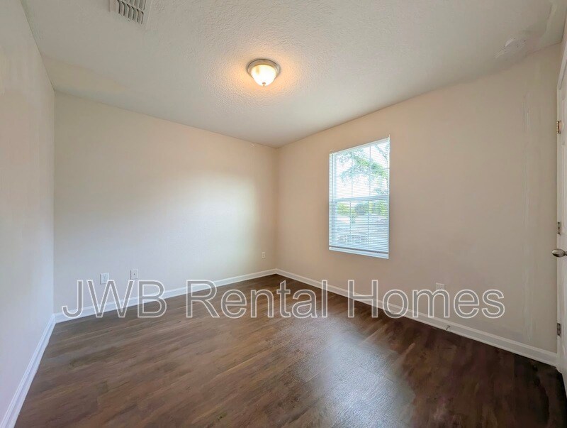 Building Photo - 8742 Cocoa Ave
