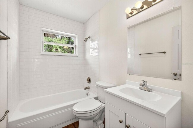 Building Photo - 34816 Evergreen Way