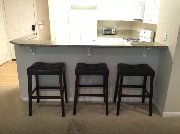 Building Photo - 60 Palatine