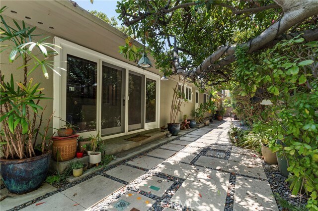 Building Photo - 229 Glenullen Dr