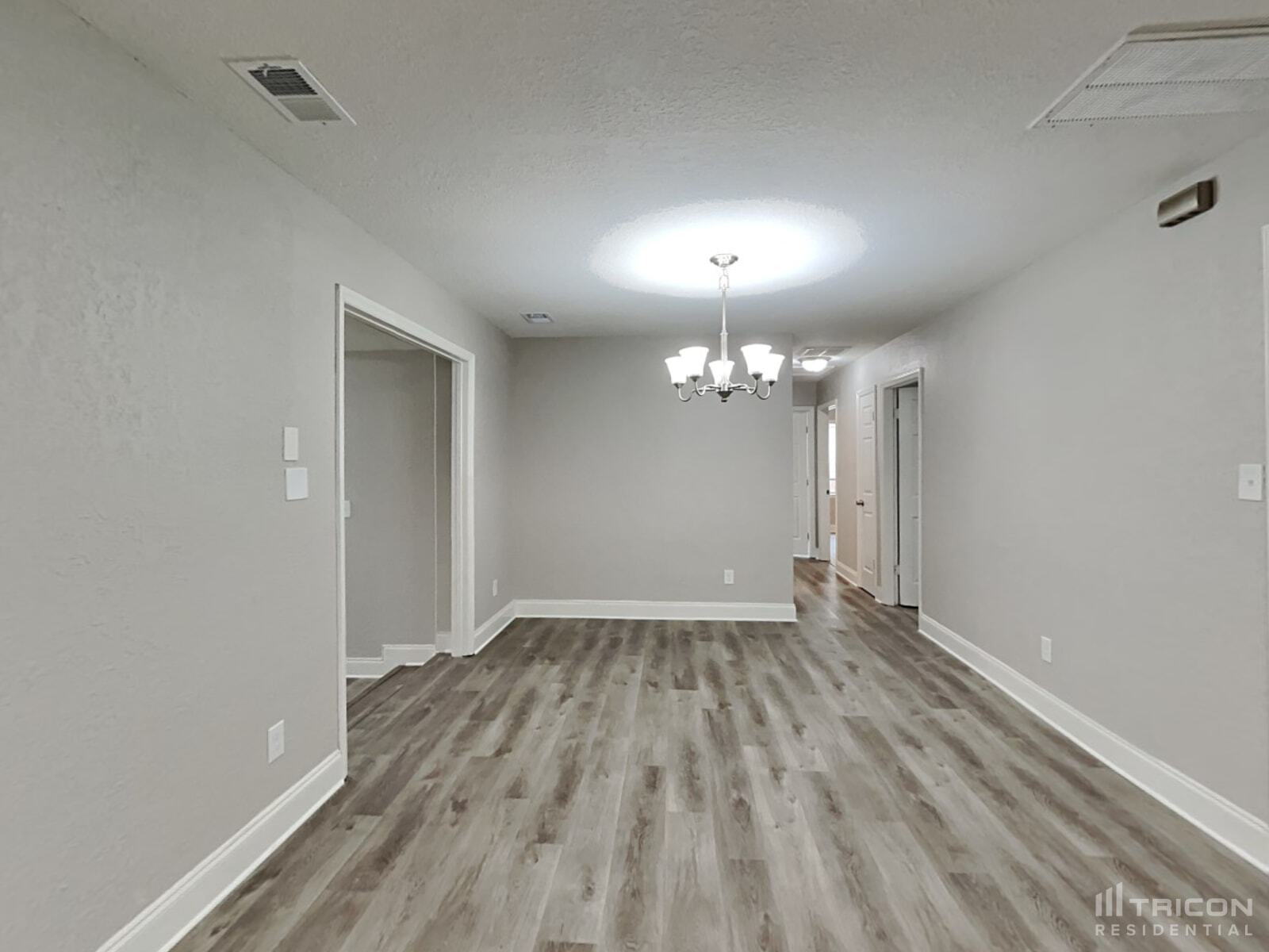 Building Photo - 15809 Fairfield Dr