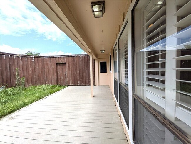 Building Photo - 3302 Townbluff Pl