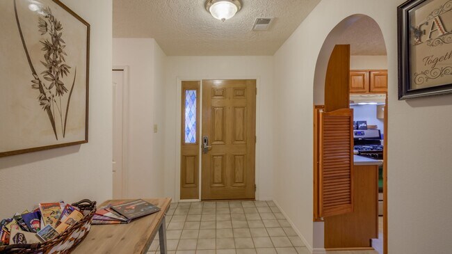 Building Photo - FULLY Furnished Rio Rancho Home, Utilities...