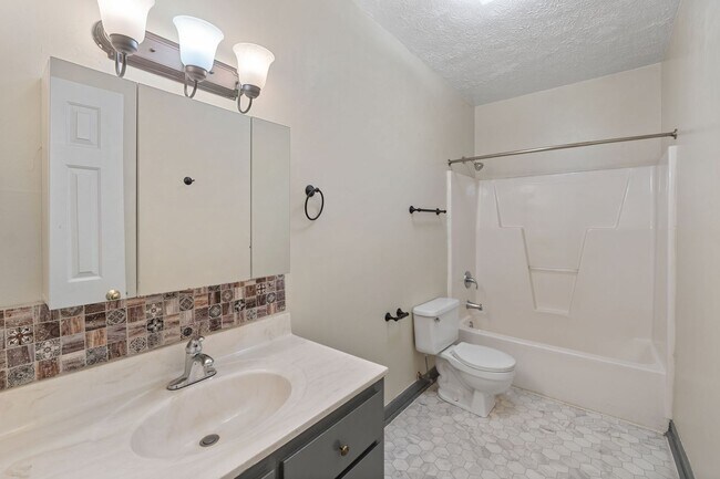 Building Photo - Lake Monticello Rental 3Bed/3Bath House