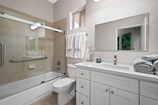 Building Photo - 105 N Kavenish Dr