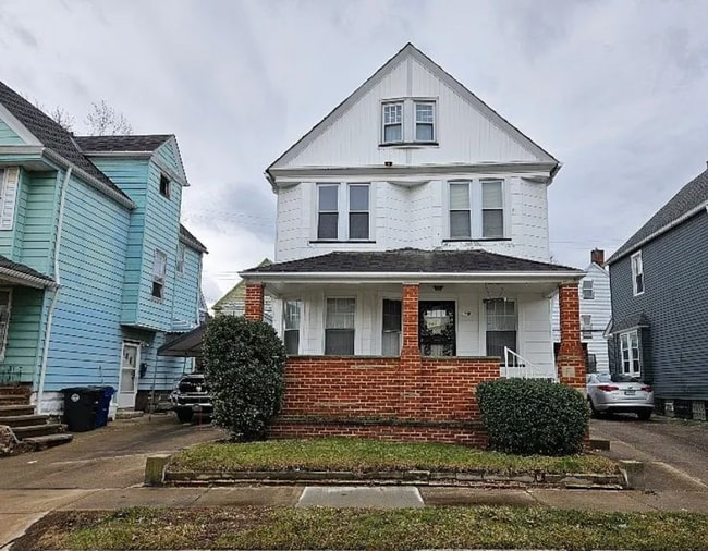 Building Photo - 10814 Hull Ave