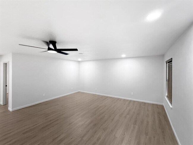 Building Photo - 26216 N 2960 Rd