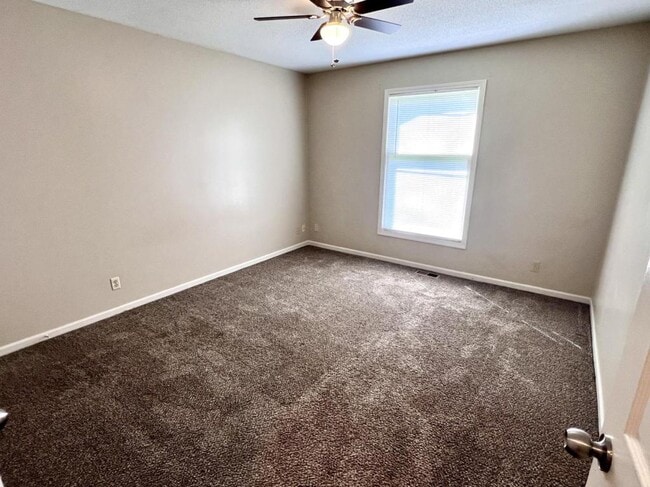 Building Photo - 114 Persimmon Dr
