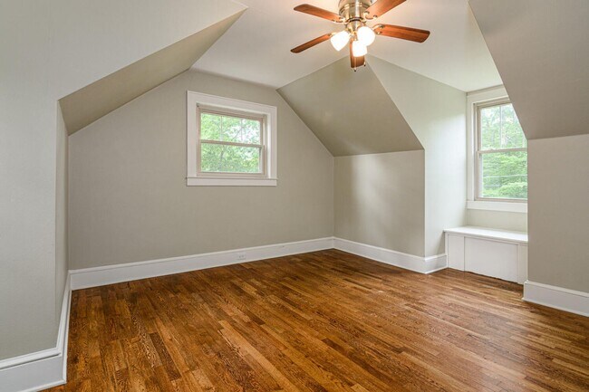 Building Photo - Charming Three-Bedroom Home East of Asheville