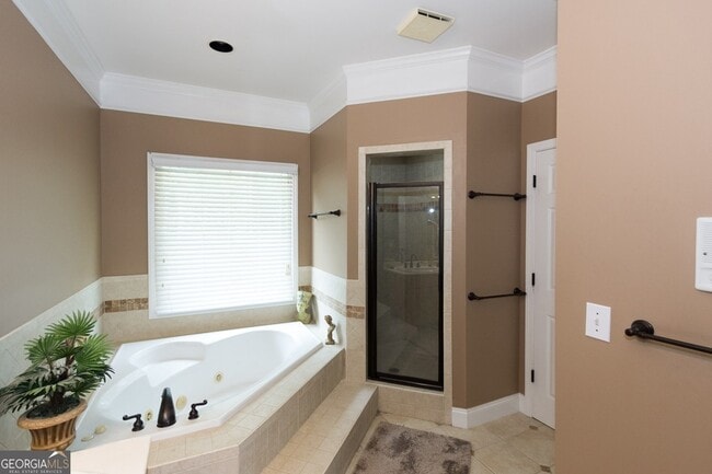 Building Photo - 5166 Wheeler Dr