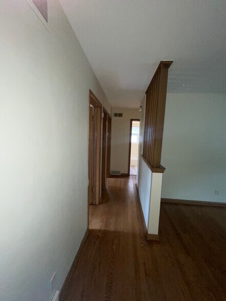 Building Photo - 8817 W Herbert Ave