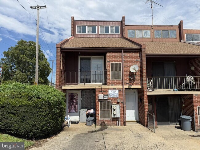Building Photo - 7751 Oxford Ave