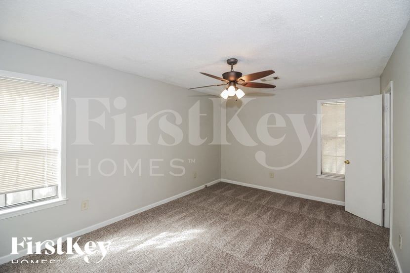 Building Photo - 6614 Red Birch Dr