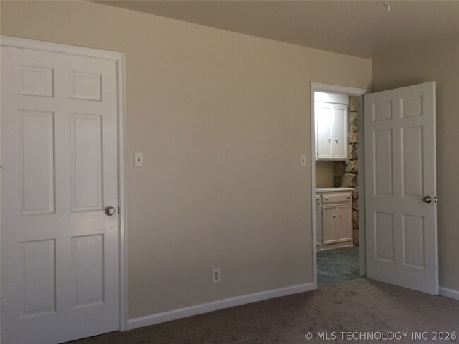 Building Photo - 4912 S Knoxville Pl