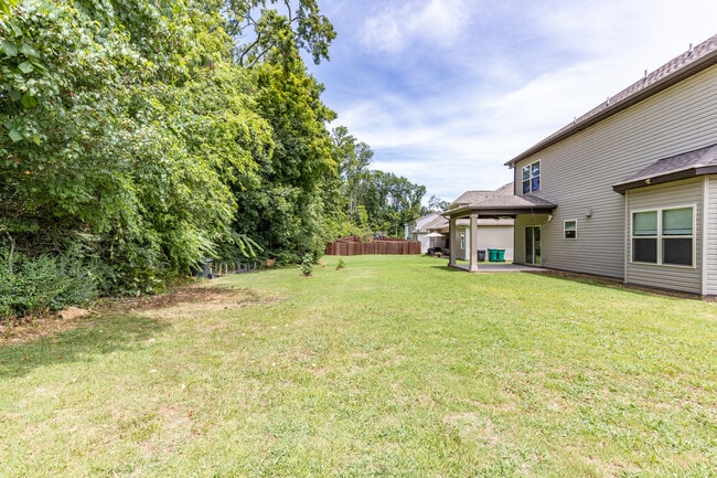 Building Photo - 1061 Daniel Ln