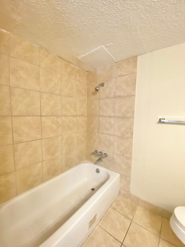 Building Photo - bg0302