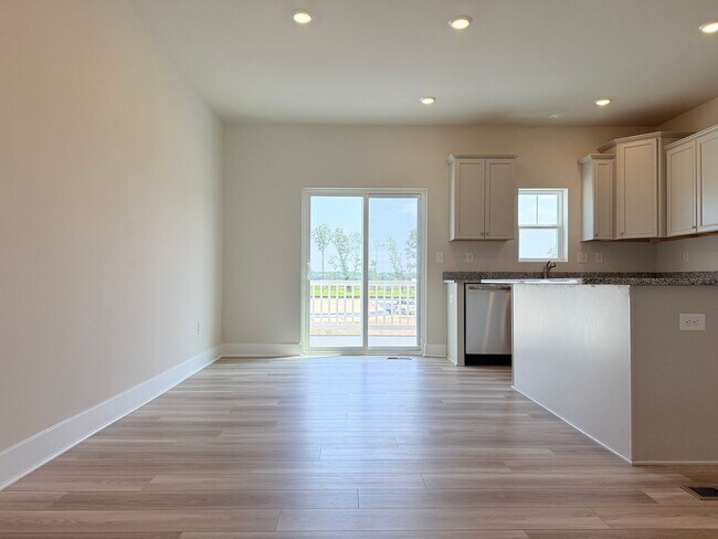 Building Photo - 29894 Bankert Dr